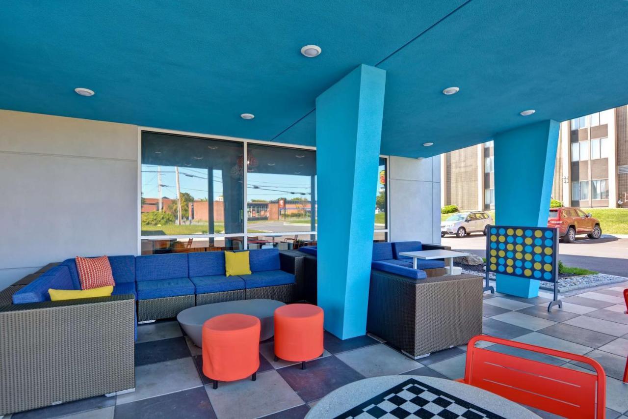 Tru By Hilton Syracuse North Airport Area Hotel Liverpool Exterior photo