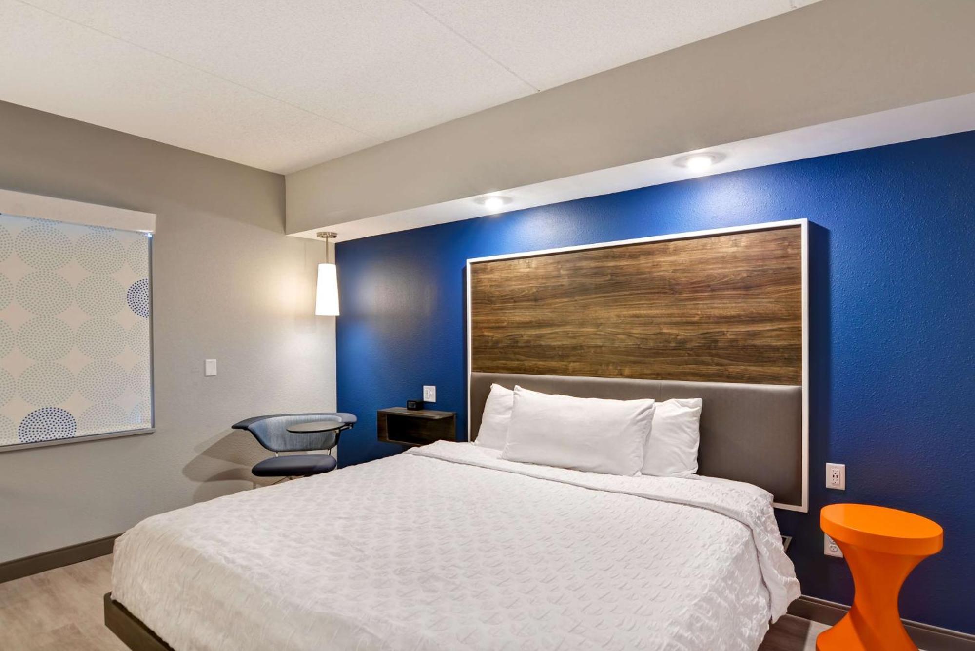 Tru By Hilton Syracuse North Airport Area Hotel Liverpool Exterior photo