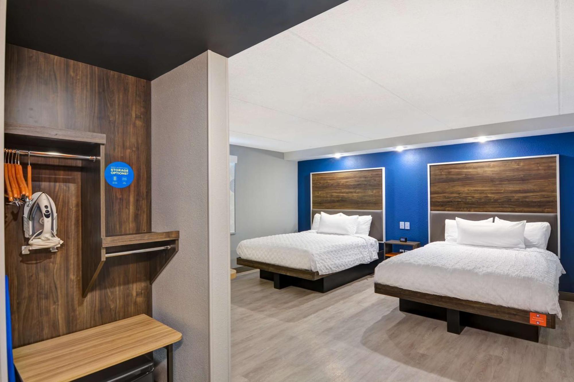 Tru By Hilton Syracuse North Airport Area Hotel Liverpool Exterior photo