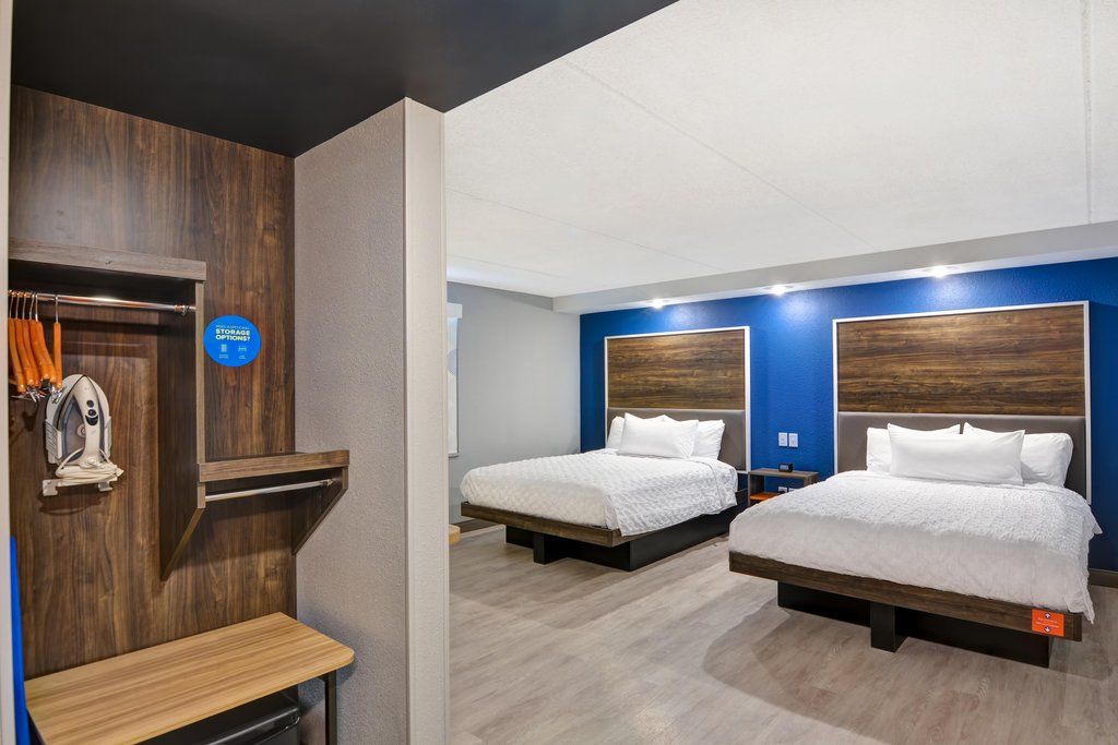 Tru By Hilton Syracuse North Airport Area Hotel Liverpool Exterior photo