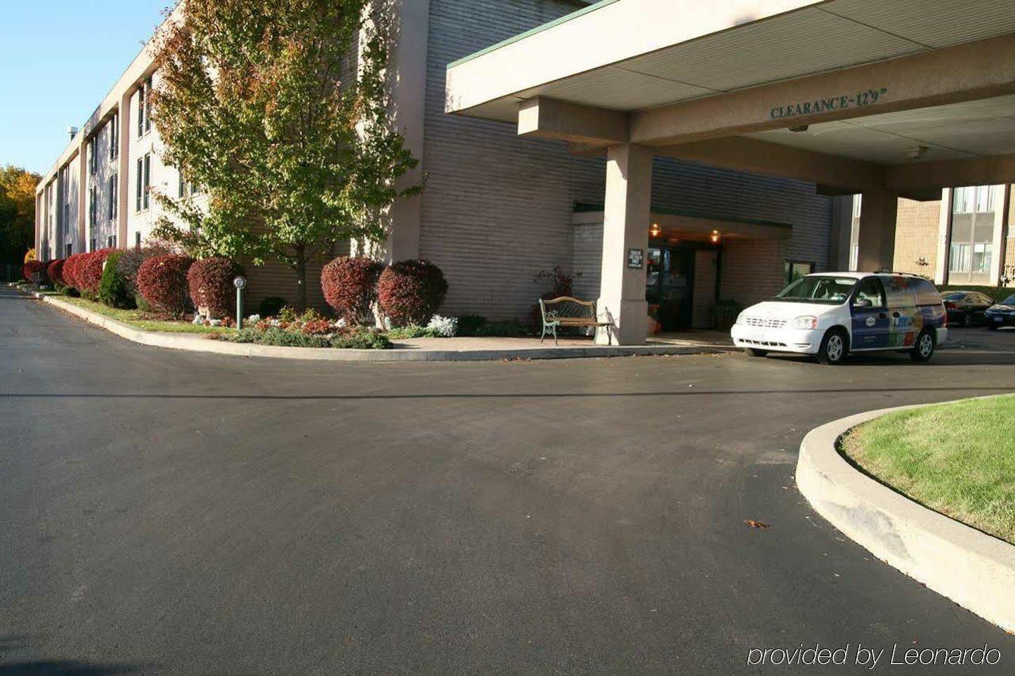 Tru By Hilton Syracuse North Airport Area Hotel Liverpool Exterior photo